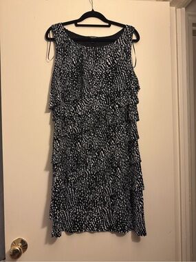 Forever Black & White Tiered Ruffle Sleeveless Dress Medium